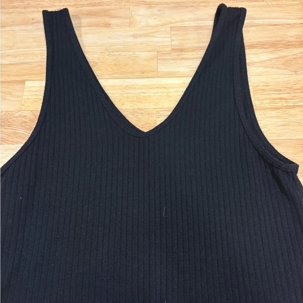 Abercrombie & Fitch Black Ribbed Sleeveless Midi Dress with Slit - Picture 3 of 4